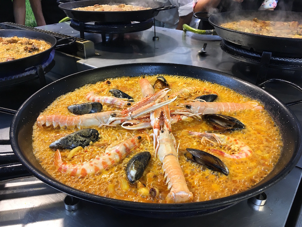 Seafood paella Escuela Arroces Valencia Spain