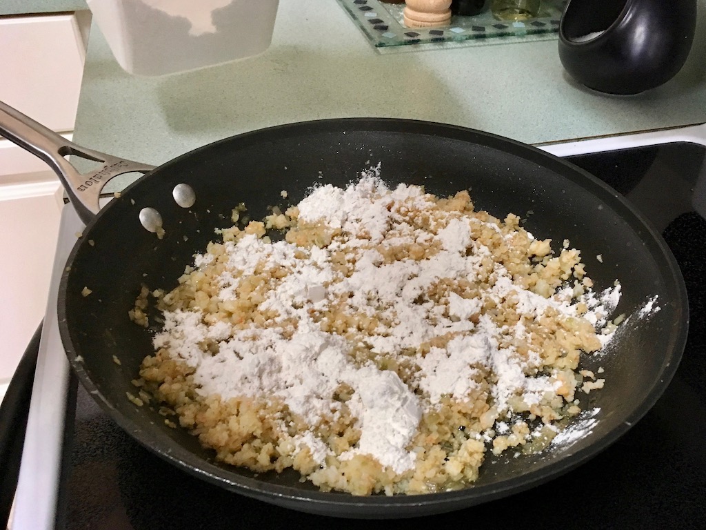 sprinkle flour over shrimp for bechamel